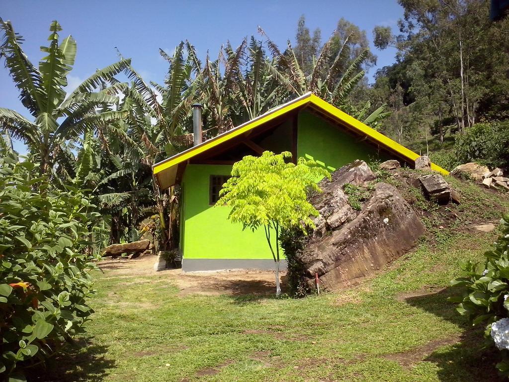 Chales Azaleia Todos Sao Bento do Sapucai Exterior photo