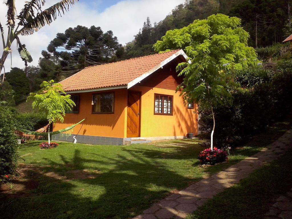 Chales Azaleia Todos Sao Bento do Sapucai Exterior photo