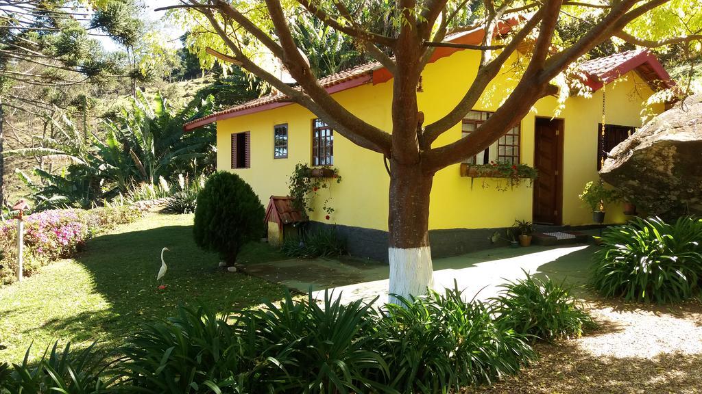 Chales Azaleia Todos Sao Bento do Sapucai Exterior photo